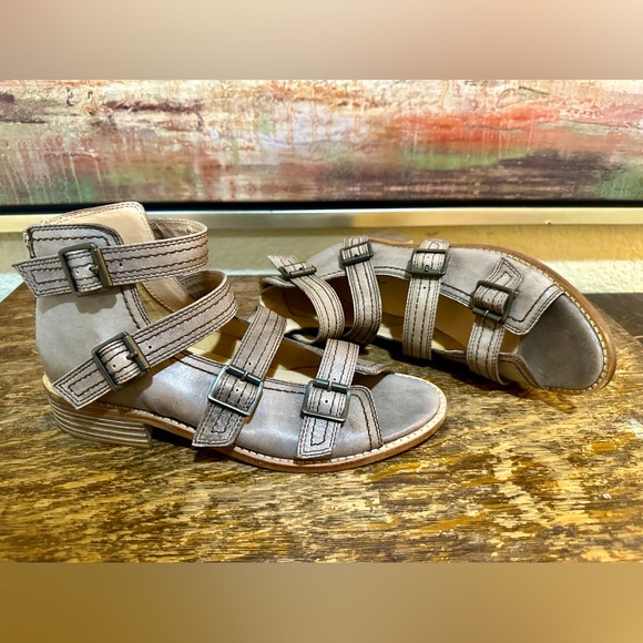 🌸Gimmicks Leather Sandal by BKE Buckle - Picture 11 of 15